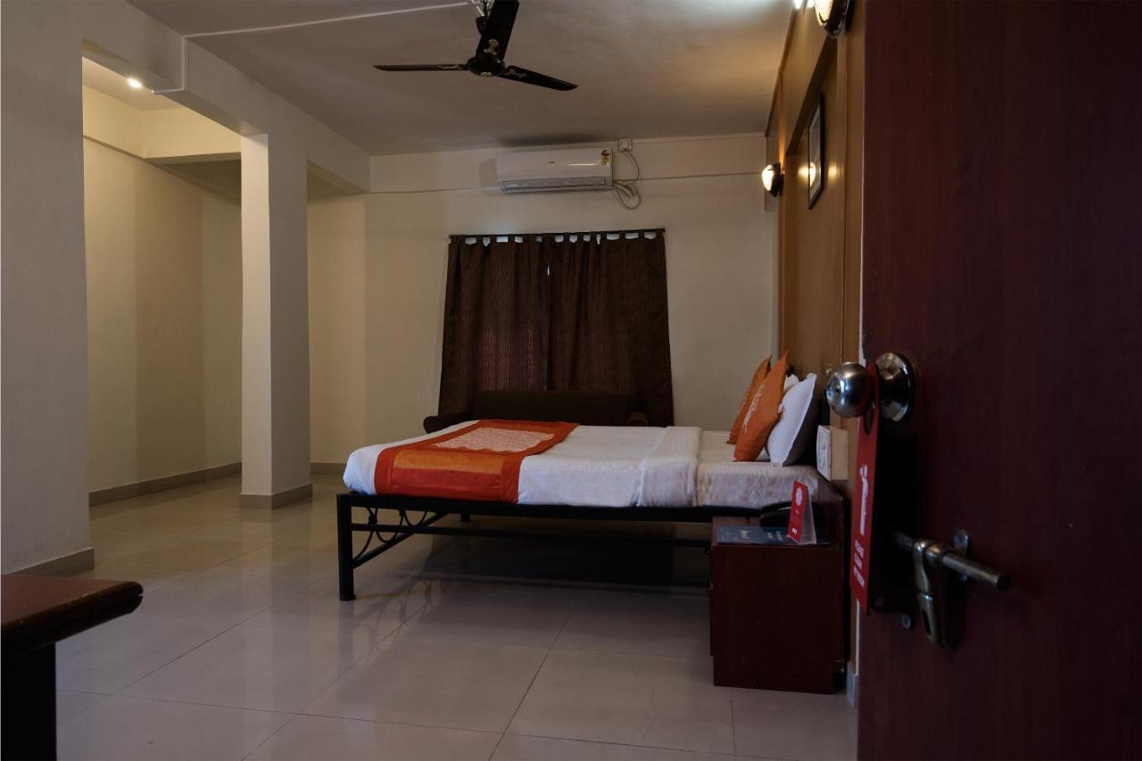 Oyo 1065 Hotel Hmr Royal Inn Púna Kültér fotó