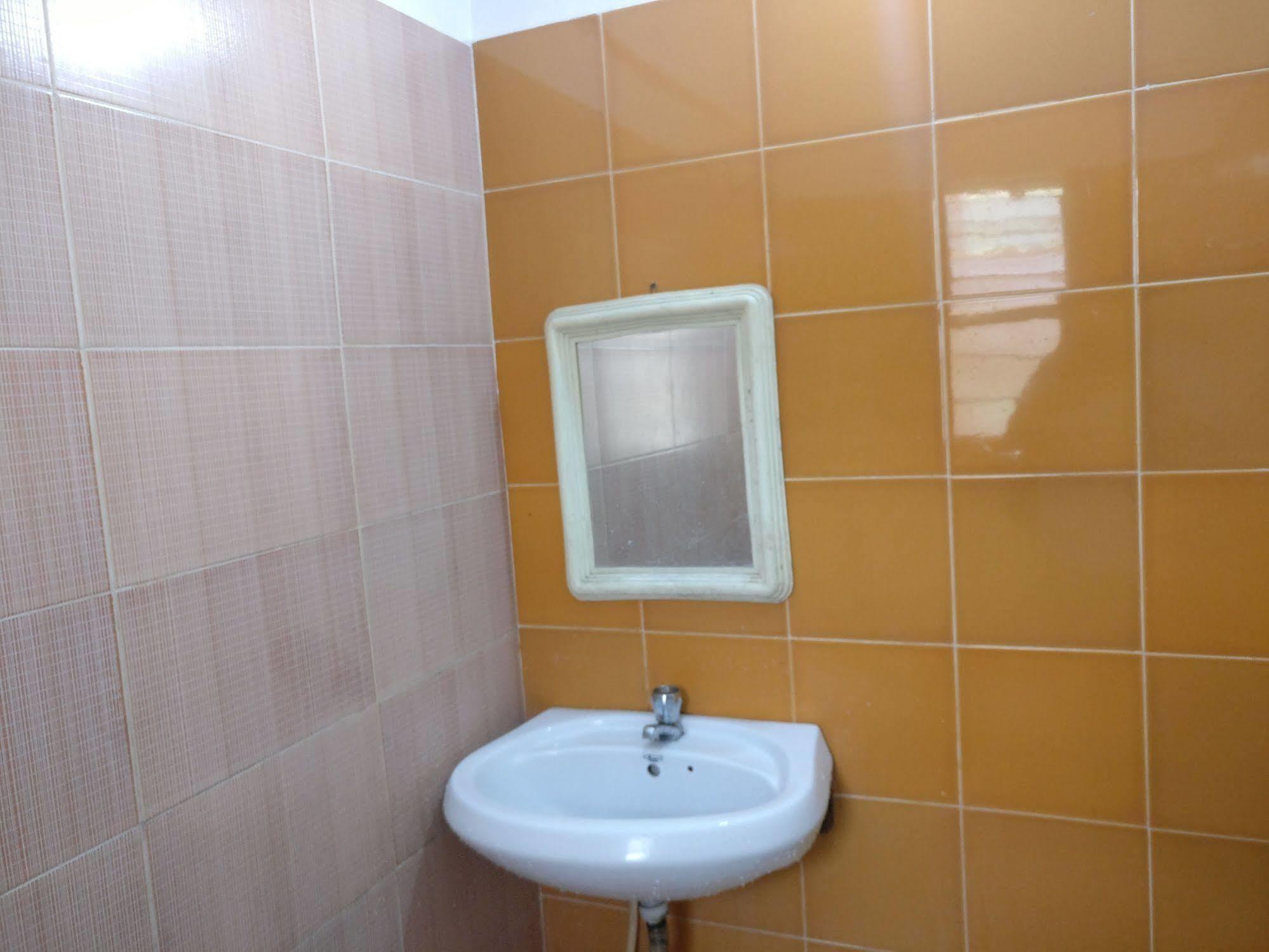 Oyo 1065 Hotel Hmr Royal Inn Púna Kültér fotó