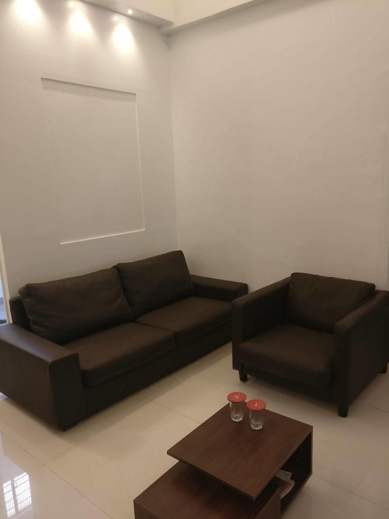 Oyo 1065 Hotel Hmr Royal Inn Púna Kültér fotó