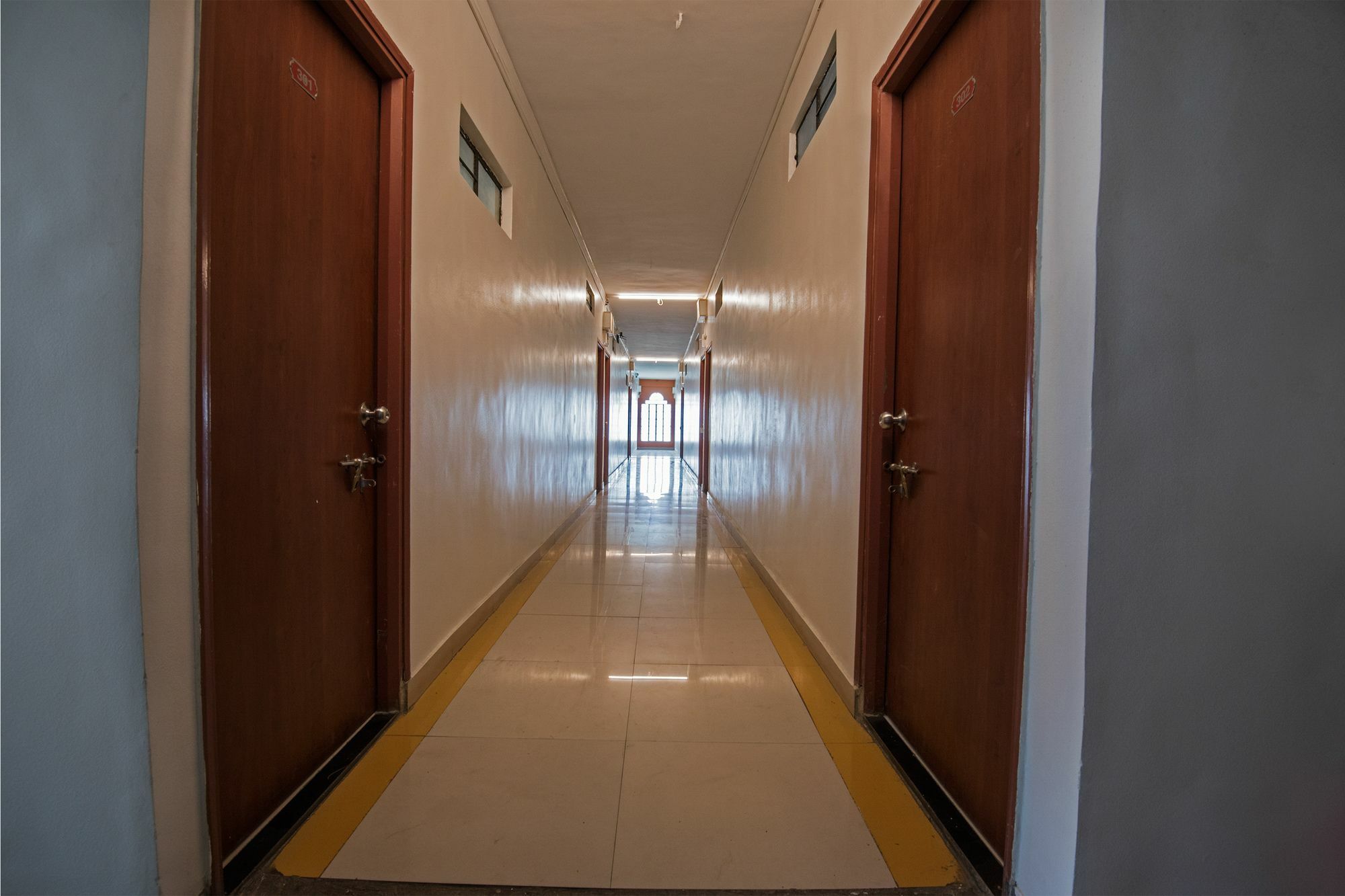 Oyo 1065 Hotel Hmr Royal Inn Púna Kültér fotó