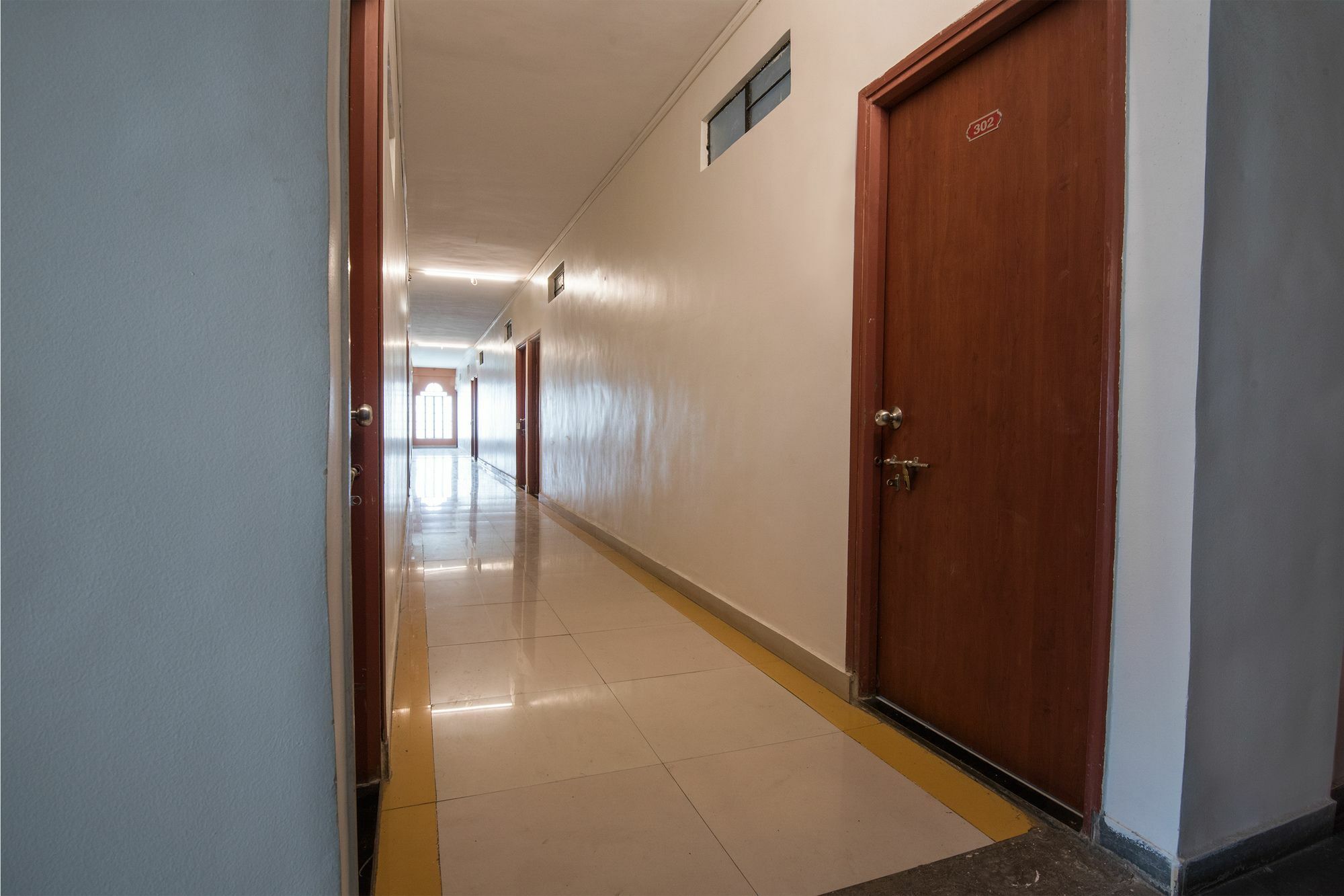 Oyo 1065 Hotel Hmr Royal Inn Púna Kültér fotó